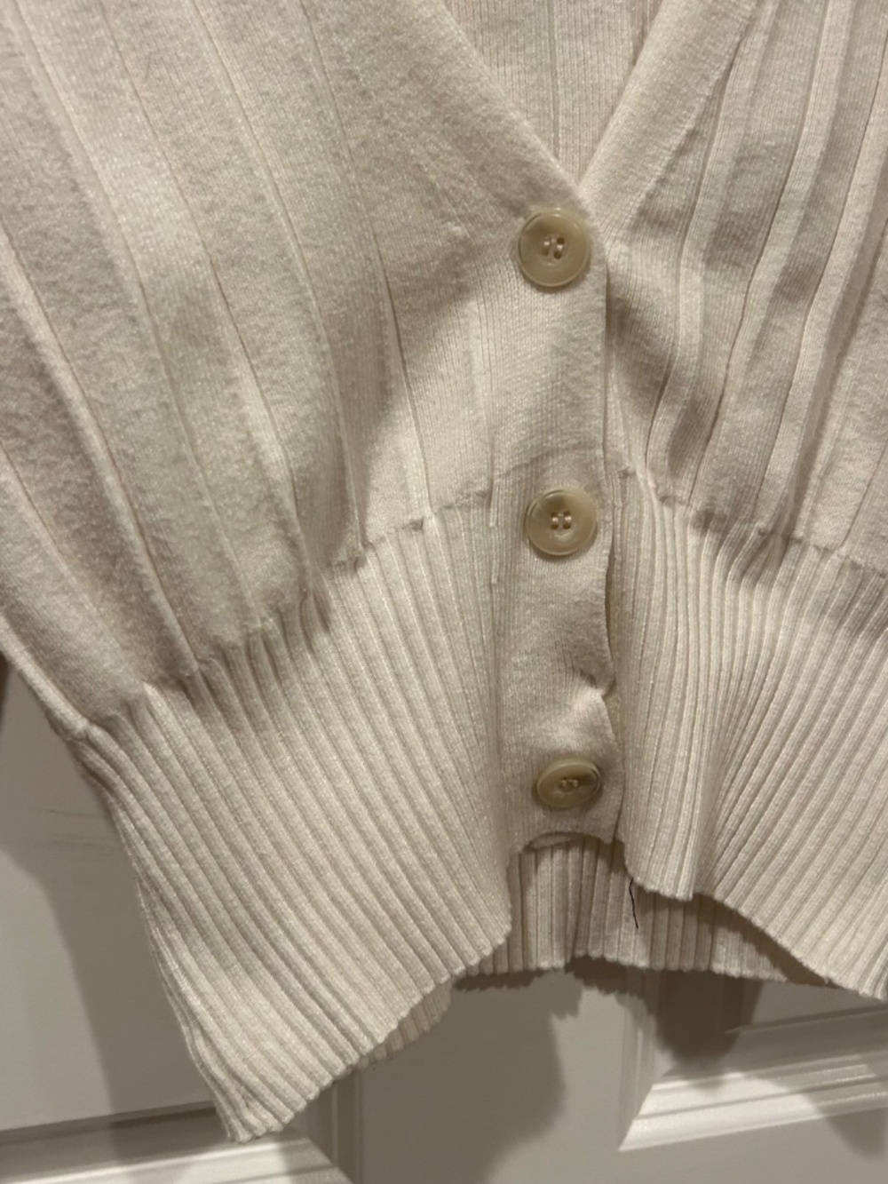Thinkable Cream Ribbed Knit Cropped Button Front Cardigan One Size - Picture 2 of 8